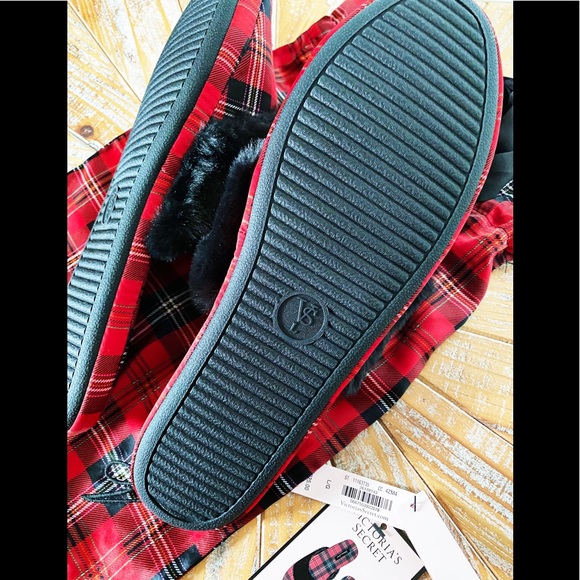 NWT Victoria’s Secret Red Plaid Satin Slippers - Picture 4 of 4